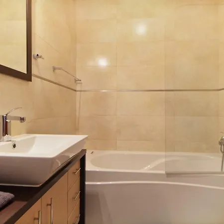 Appartement 2 Quartos, Bbq, Ac, Varanda, Prestige For Quarteira